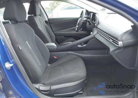 2021 Hyundai Elantra Sel z USA, uszkodzony, nr VIN 5NPLM4AG3MH021924